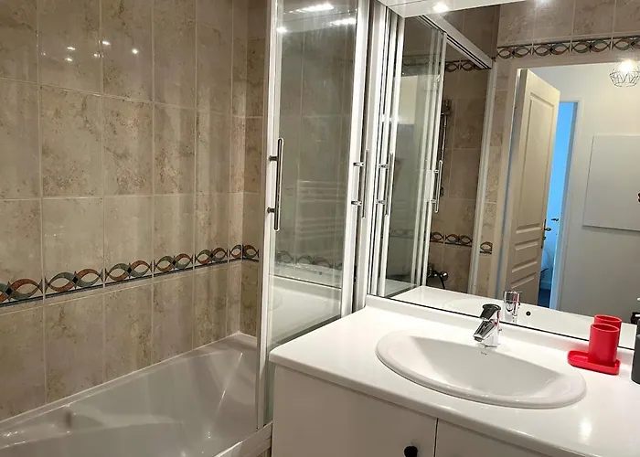 T3 4pers Quartier Michelet Et Facultes Avec Parking Nantes